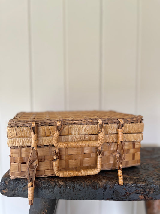 Little wicker hamper