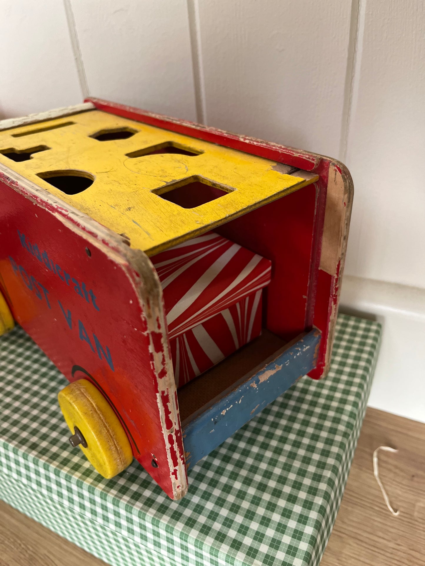 1960s Kiddicraft post van