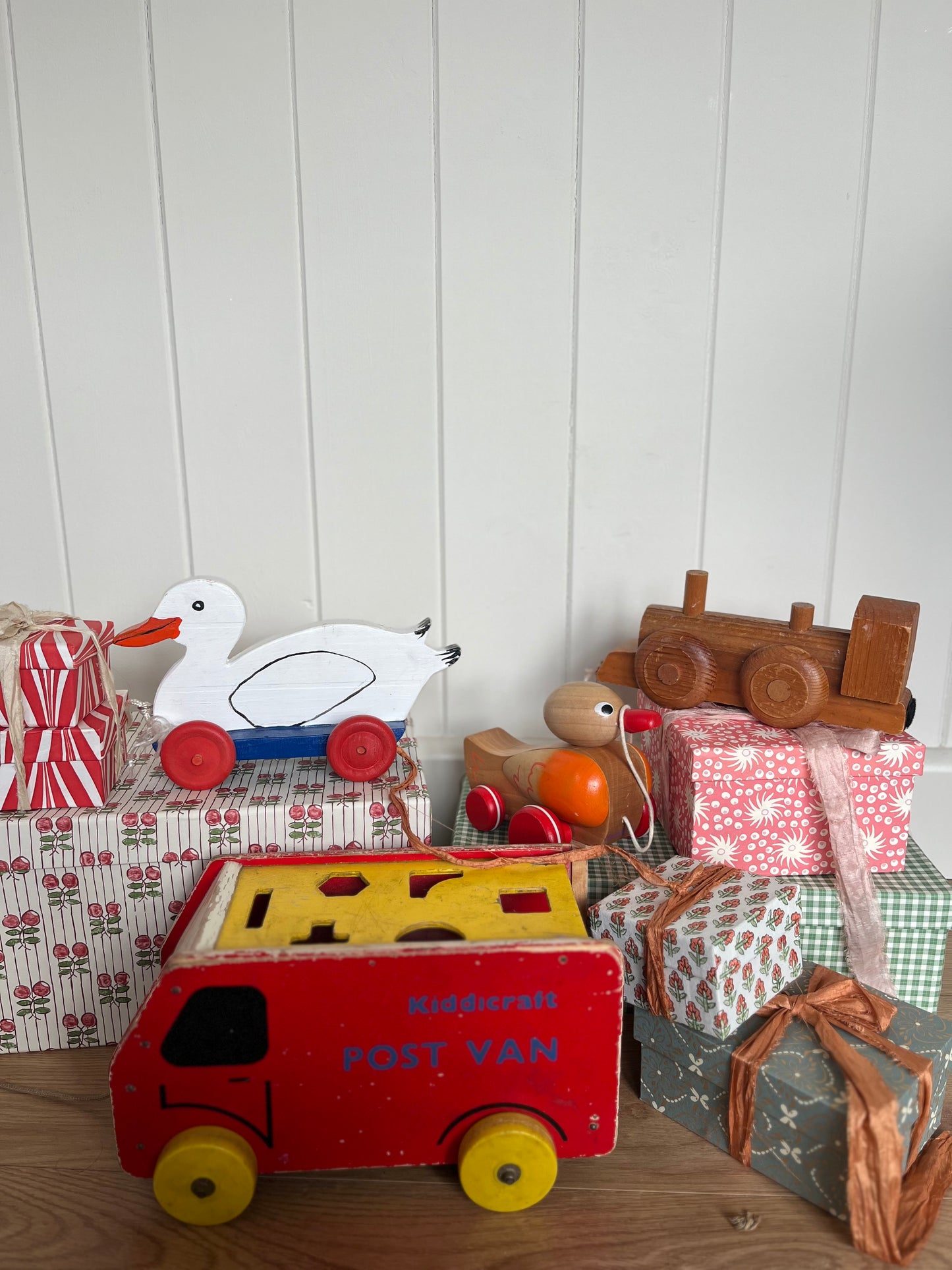 1960s Kiddicraft post van