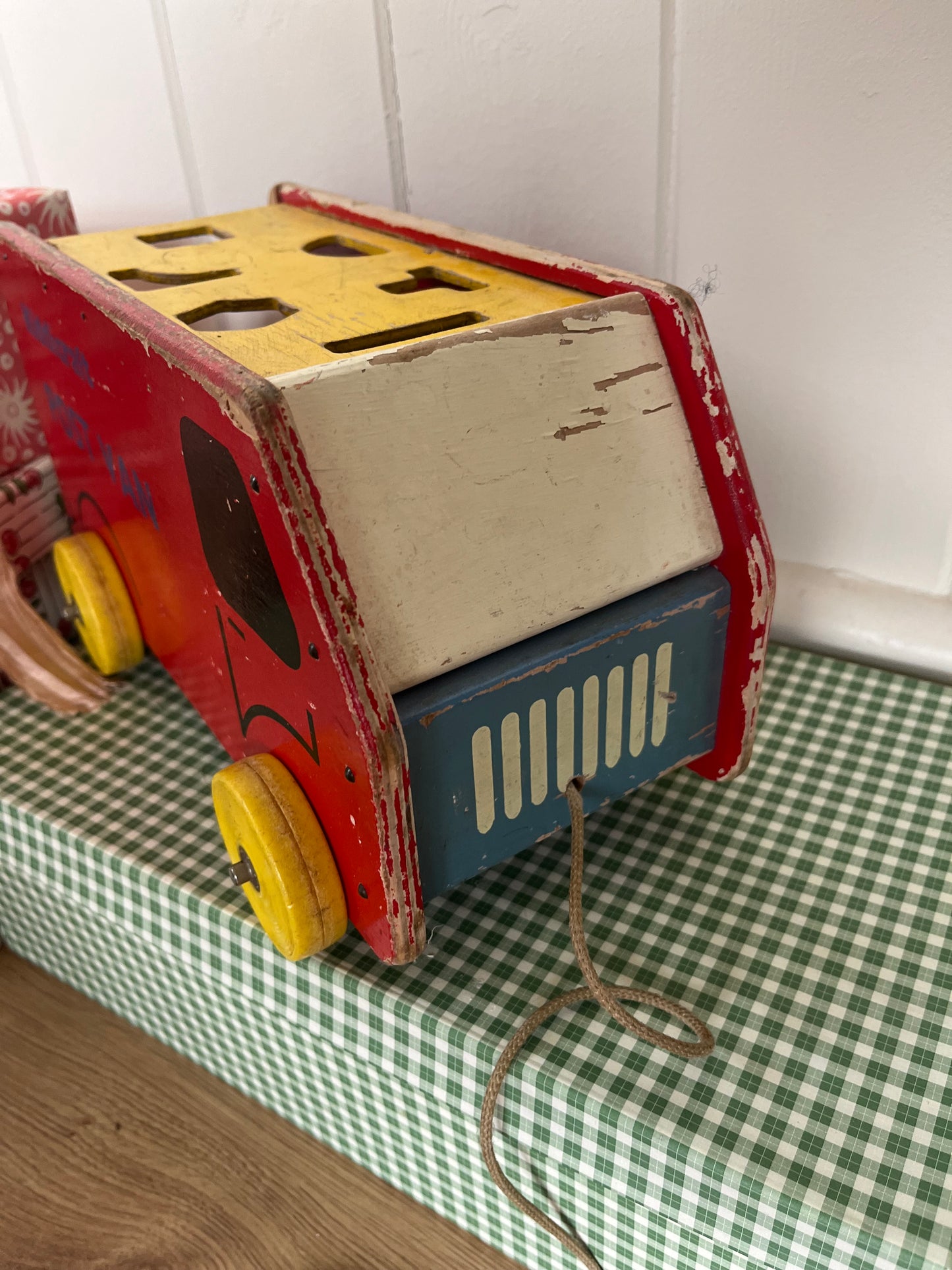 1960s Kiddicraft post van
