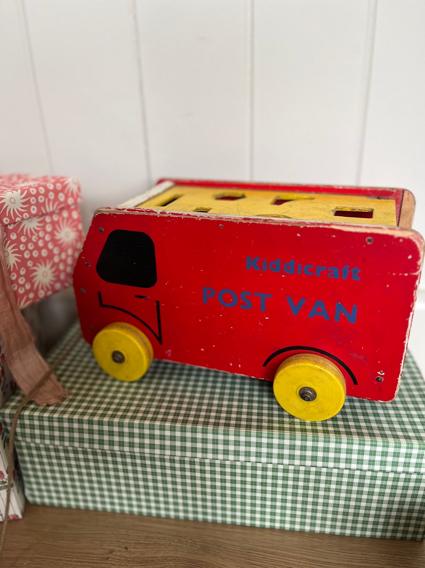 1960s Kiddicraft post van