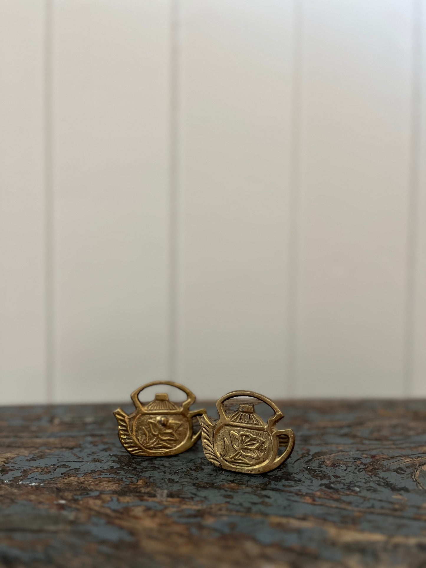 Vintage brass teapot napkin rings (pair)