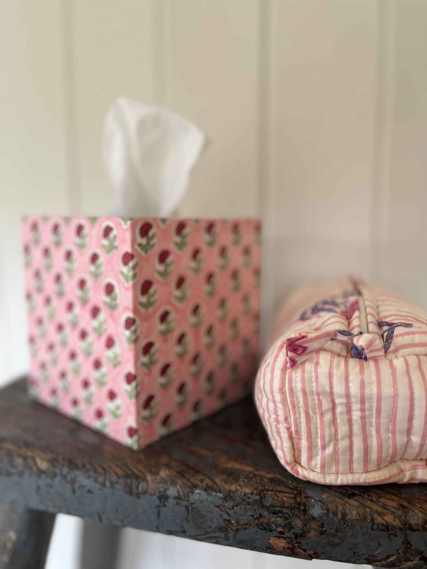 Melody Way Tissue Box Holder - Bright Pink