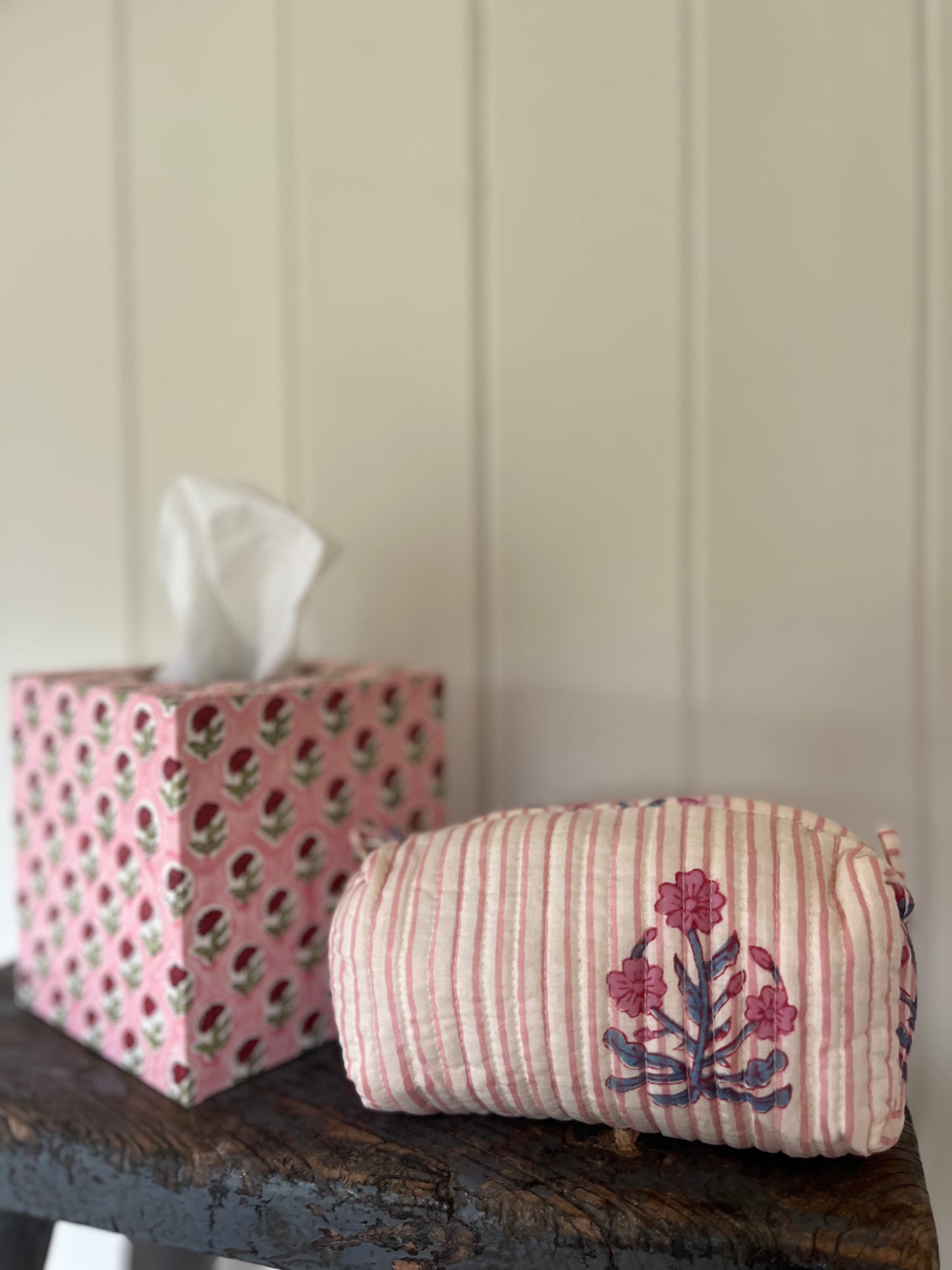 Melody Way Tissue Box Holder - Bright Pink